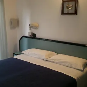 2* Hotel Caravelle